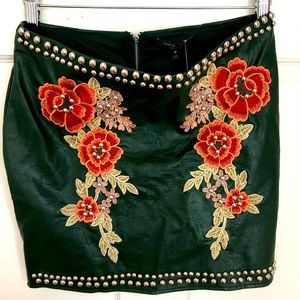 Romeo Juliet Couture Green Pleather Floral Skirt M